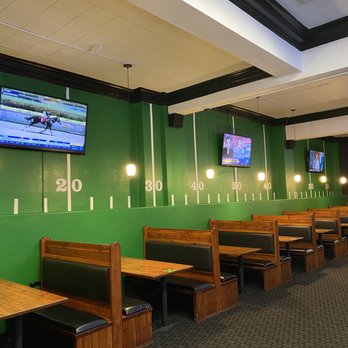 Sidelines Pizzeria - seating and televisions - Pizza Near Me - Klamath Falls, Oregon Sidelines Pizzeria - seating and televisions - Pizza Near Me - Klamath Falls, Oregon