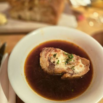 Fable Kitchen - Onion soup - Canadian (New) Near Me - Vancouver, British Columbia