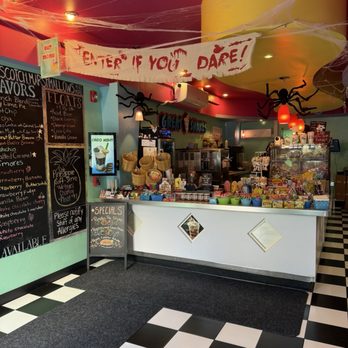 Great Shakes - Bright, cheery, and colorful - Ice Cream & Frozen Yogurt Near Me - Palm Springs, California