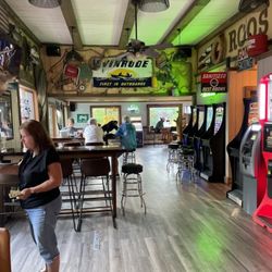 Roo’s Bar and Grill