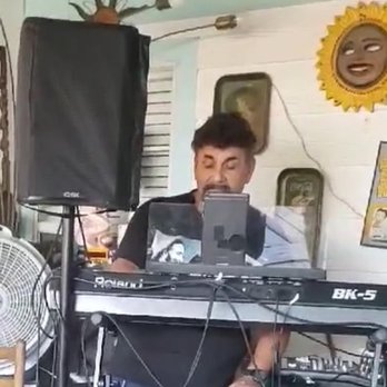 Jesse DJ Music - DJ Jesse Fuentes jamming - DJs Near Me Jesse DJ Music - DJ Jesse Fuentes jamming - DJs Near Me