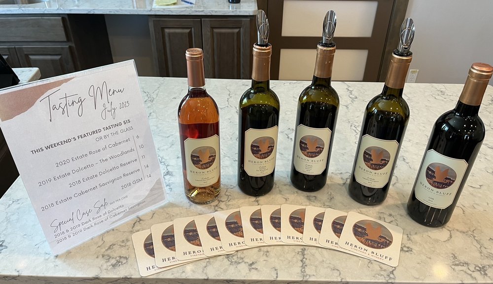 Heron Bluff Vineyard & Winery Logo