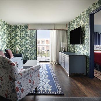 Graduate by Hilton Dallas - Guest room - Hotels Near Me - Dallas, Texas