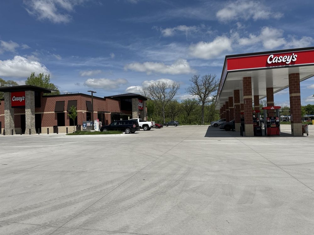 CASEY’S Updated August 2024 1 S 034 Winfield Rd, Winfield, Illinois