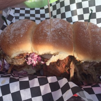 Elwood's Shack - Slider trio (spicy pork, regular pork and beef brisket) - Barbeque Near Me - Memphis, Tennessee