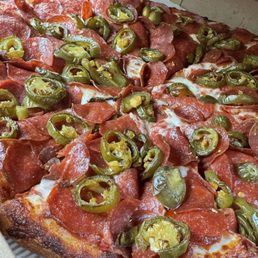 Large pepperoni with jalapeños Large pepperoni with jalapeños