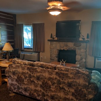 Stoney Creek Hotels - Johnston - Theme room with whirlpool at the cottages - Hotels Near Me - Johnston, Iowa Stoney Creek Hotels - Johnston - Theme room with whirlpool at the cottages - Hotels Near Me - Johnston, Iowa