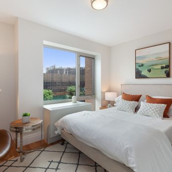 Jonathan Tager-The Corcoran Group - Real Estate Agents Near Me - Brooklyn, New York