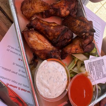 Craftsman Brew - Dry rub wings with sauce on the side - Beer Bar Near Me - Edwards, Colorado
