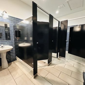 Marina Station - Ladies room - Bars Near Me - Hiawassee, Georgia Marina Station - Ladies room - Bars Near Me - Hiawassee, Georgia