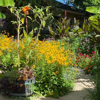 Alpenhof Bed & Breakfast - You will be amazed at the gardens!! - Bed & Breakfast Near Me - Media, Pennsylvania