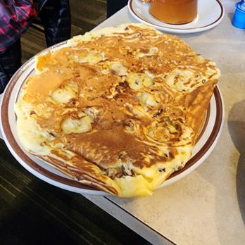 The Pancake Place - Buttermilk pecan pancake w/bananas - Breakfast & Brunch Near Me - Green Bay, Wisconsin The Pancake Place - Buttermilk pecan pancake w/bananas - Breakfast & Brunch Near Me - Green Bay, Wisconsin