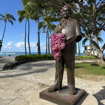 Kuhio Beach Park - Parks Near Me - Honolulu, Hawaii