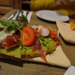 Le Pain Quotidien - Tartine de jamón crudo