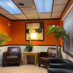 Eyewear Repair Express - Pleasant Waiting area