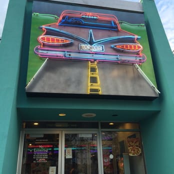Portillo's Rolling Meadows - Outside sign - Hot Dogs Near Me - Rolling Meadows, Illinois