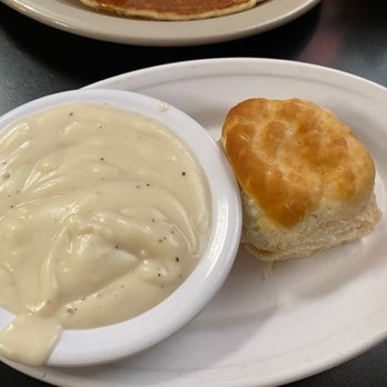 Blue Mound Cafe - Saginaw - Biscuit and gravy - Breakfast & Brunch Near Me - Saginaw, Texas