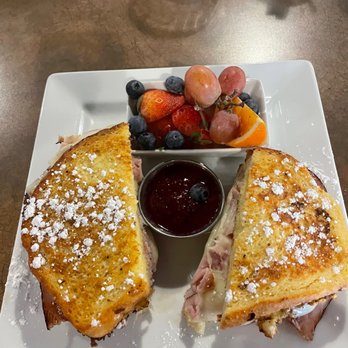 Brues Alehouse - Montecriato - Breweries Near Me - Pueblo, Colorado