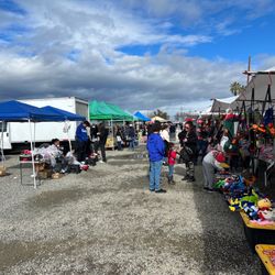Alma's Flea Market