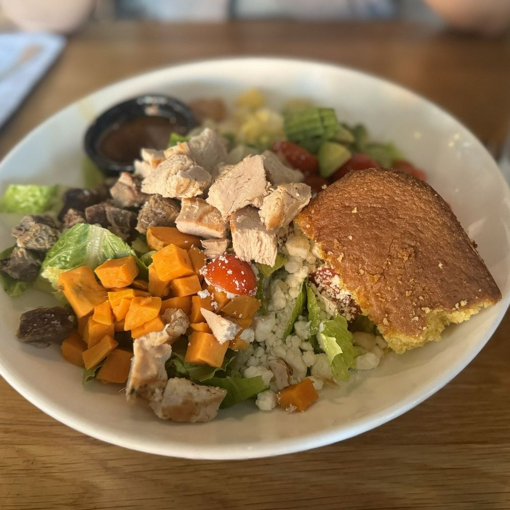 Bigfire - Cobb salad - American Near Me - Orlando, Florida Bigfire - Cobb salad - American Near Me - Orlando, Florida