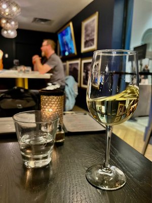 Woolley's Kitchen & Bar by null
