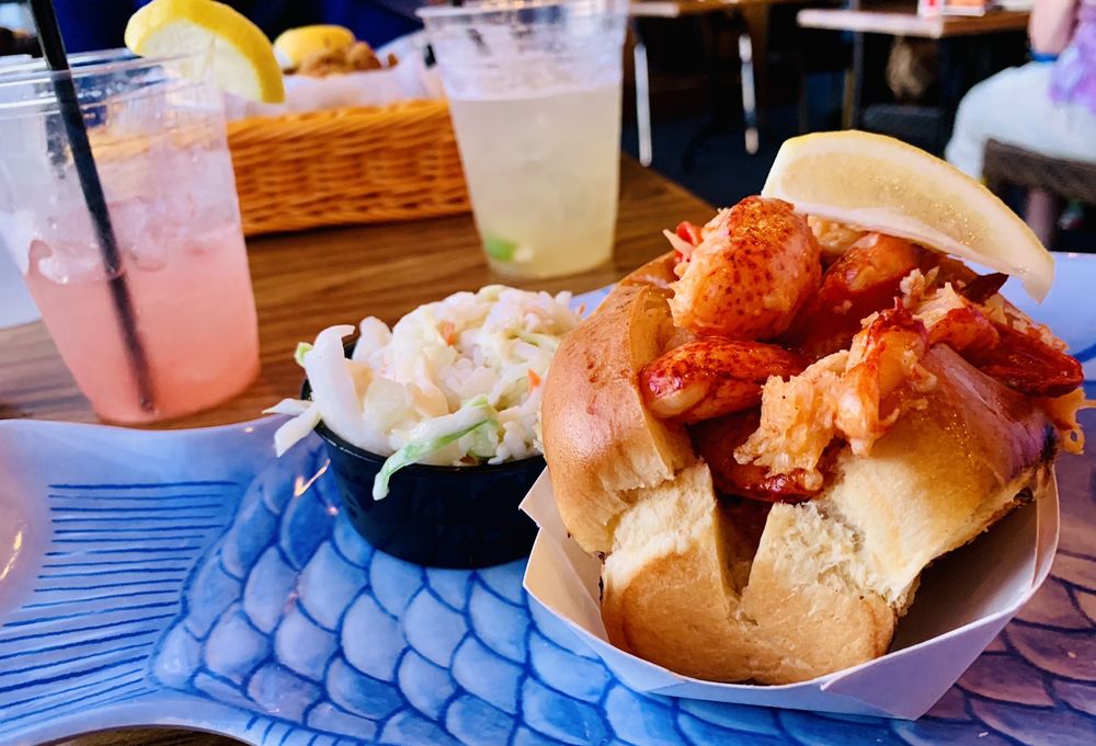 FISHBONES BAR & GRILLE Updated September 2024 63 Photos & 72