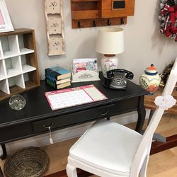 Princeton Heights Marketplace - Very nice desk and chair!
