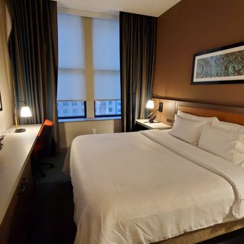 Hilton Garden Inn Chicago Central Loop - Bedroom - Hotels Near Me - Chicago, Illinois Hilton Garden Inn Chicago Central Loop - Bedroom - Hotels Near Me - Chicago, Illinois