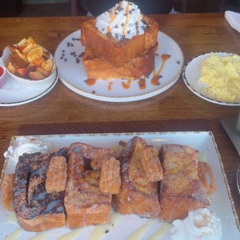 Madres Brunch - Churro French toast & The Frenchy - Breakfast & Brunch Near Me - Long Beach, California
