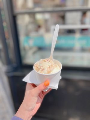 Häagen-Dazs Ice Cream Shops by null