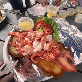 Red's Eats - Lobster roll on gluten free buttermilk bread. - Seafood Near Me - Wiscasset, Maine Red's Eats - Lobster roll on gluten free buttermilk bread. - Seafood Near Me - Wiscasset, Maine