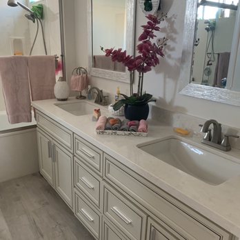 Limpex Cleaning Service - Spotless Master bath - Home Cleaning Near Me Limpex Cleaning Service - Spotless Master bath - Home Cleaning Near Me