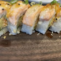 Mikasa Asian Fusion - Baked salmon roll