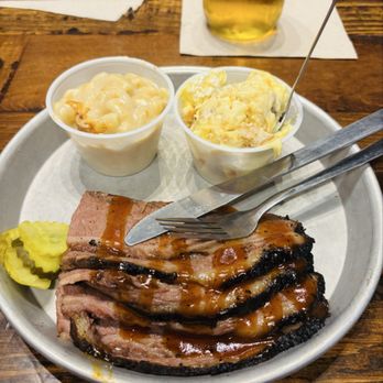 Edley's Bar-B-Que - Brisket Platter with mac & cheese and banana pudding - Chicken Wings Near Me - Gallatin, Tennessee