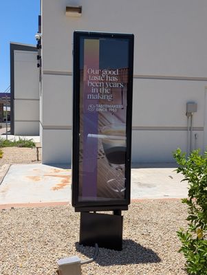 The Coffee Bean & Tea Leaf by null