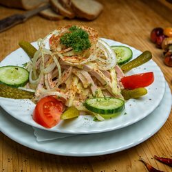 Restaurant Landgasthof Zum Weberhans - Schweizer Wurstsalat für eine schöne Brotzeit