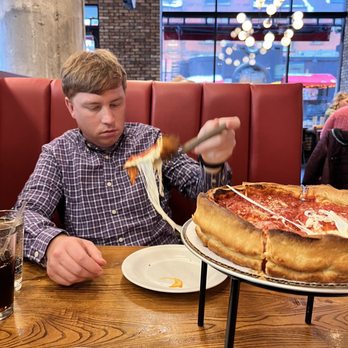 Giordano's - Pizza Near Me - Chicago, Illinois Giordano's - Pizza Near Me - Chicago, Illinois