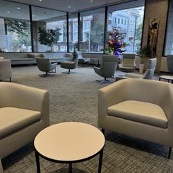 CPMC Pacific Heights Outpatient Center | 2333 Buchanan Street - Very nice waiting area in lobby
