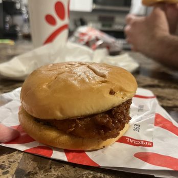 Chick-fil-A - Original chicken sandwich - Fast Food Near Me - Manchester, Connecticut