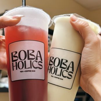 Bobaholics - Strawberry Tea & Avocado Smoothie - Bubble Tea Near Me - San Jose, California