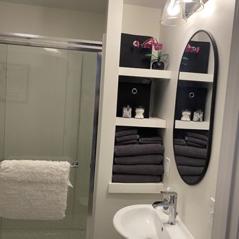 GREATER ROCHESTER HOME IMPROVEMENTS - Built in shelves - General Contractors Near Me - Penfield, New York GREATER ROCHESTER HOME IMPROVEMENTS - Built in shelves - General Contractors Near Me - Penfield, New York