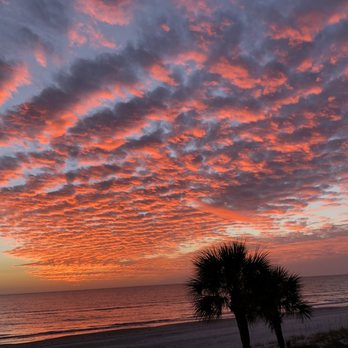 Commodore Beach Club - Resorts Near Me - Madeira Beach, Florida