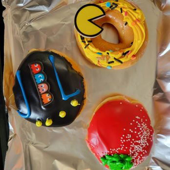 Krispy Kreme - OMG amazing - Donuts Near Me - Union City, California