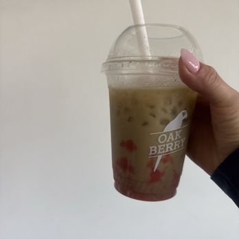 Oakberry Acai - Strawberry Matcha Latte (16 oz) - Acai Bowls Near Me - Huntington Beach, California