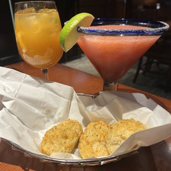 Red Lobster - Red Lobster bread, Rasberry Lobsterita, and Tropical White - Seafood Near Me - Sterling, Virginia