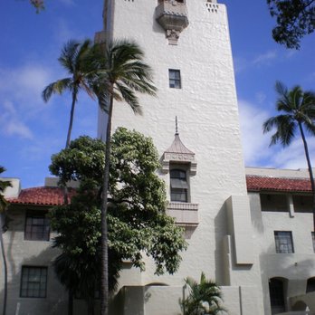 Honolulu Hale - One of 3-story wings that was added in 1951 as seen from Punchbowl Street - Landmarks & Historical Buildings Near Me - Honolulu, Hawaii