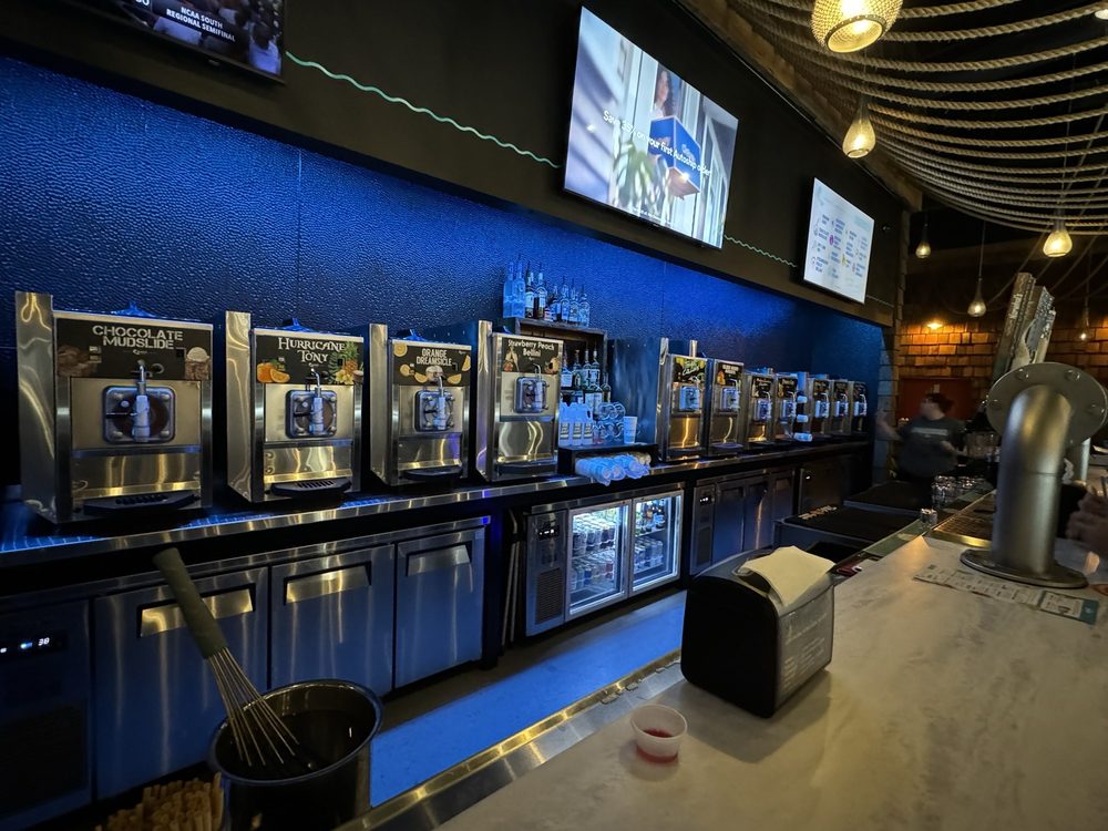 Social spots from Narwhal's Crafted