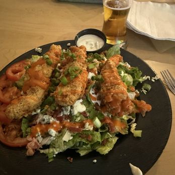 Buffalo Wild Wings - Salad buffalo - American Near Me - Fond du Lac, Wisconsin
