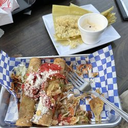 Dona Bibi's - Tacos dorados n sweet tamale
