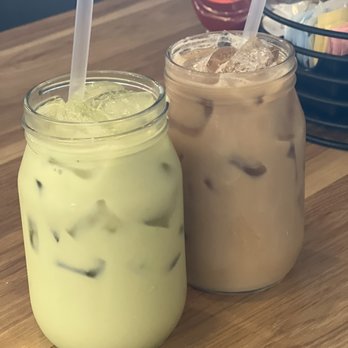 Broken Yolk Cafe - Matcha Latte & Latte (iced) - Breakfast & Brunch Near Me - Costa Mesa, California